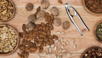 Ruh Sağlığına İyi Gelen Besinler Badem ve Ceviz