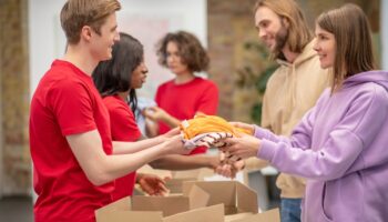Toplum Psikolojisi: Sosyal Etkileşimlerin Derinlemesine İncelenmesi
